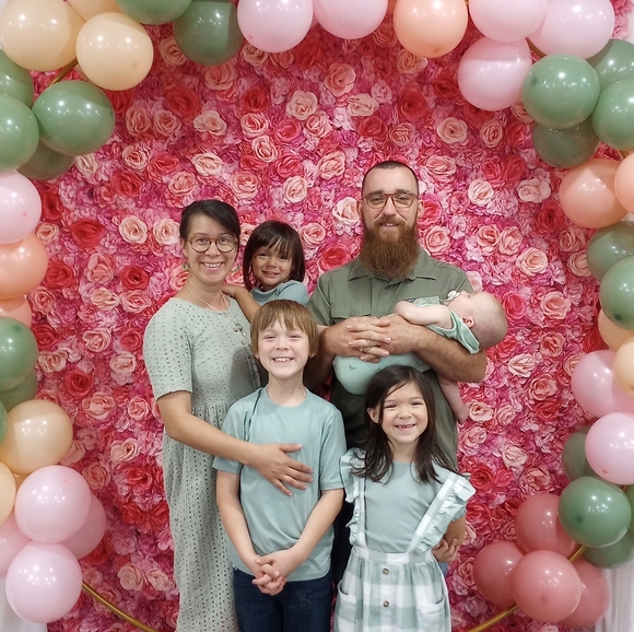 Meet your Posher, Nicole - Picture 2 of 3